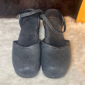 Clogs shoes 7.5 (420)